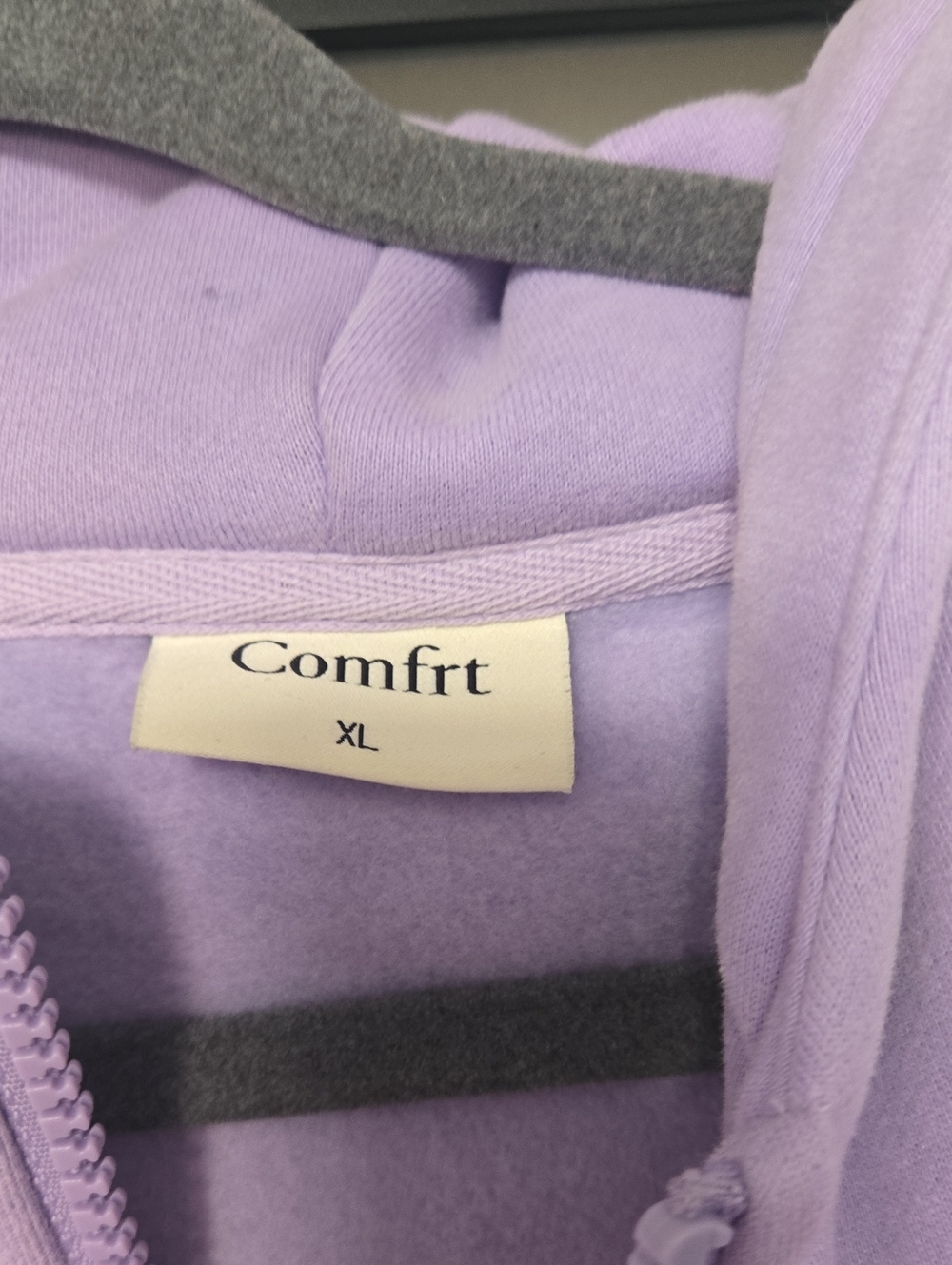 COMFRT ZIP HOODIE. SIZE XL - Picture 3 of 3